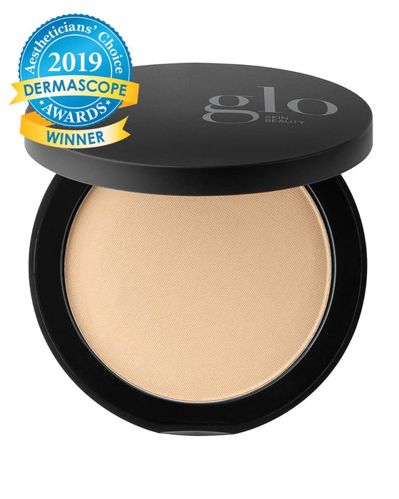 glo SKIN BEAUTY pressed powder compact, light beige, with 2019 Aestheticians Choice DERMASCOPE AWARDS WINNER badge